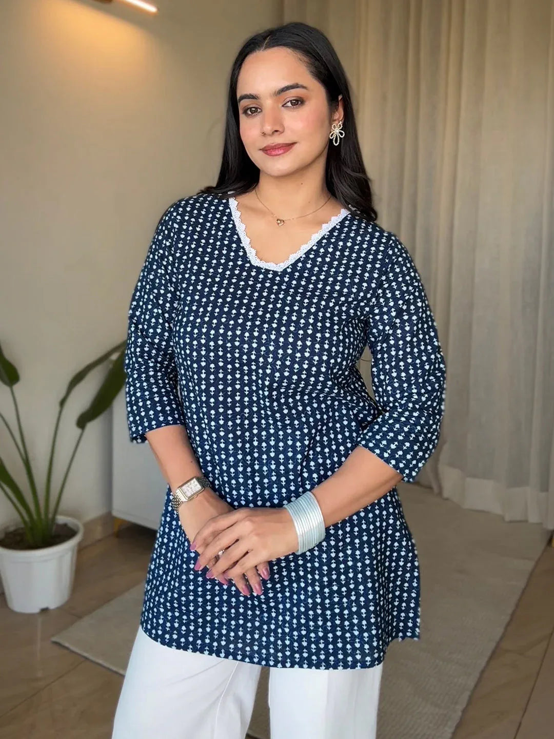 Janasya Women's Indigo Pure Cotton Ethnic Motifs Printed Straight Tunic