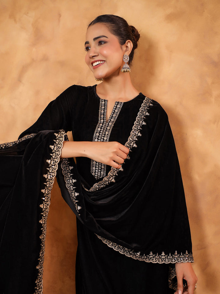 Black Velvet Zari Embroidered Straight Kurta Set - By Janasya with the following alt texts:
###
Beautiful black velvet kurta with intricate zari embroidery on the front