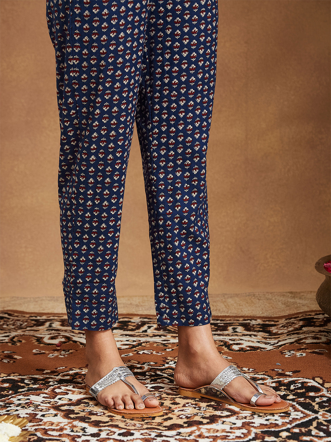 Janasya Women's Dark Blue Pure Cotton Floral Printed Straight Kurta Pant Set - qivii