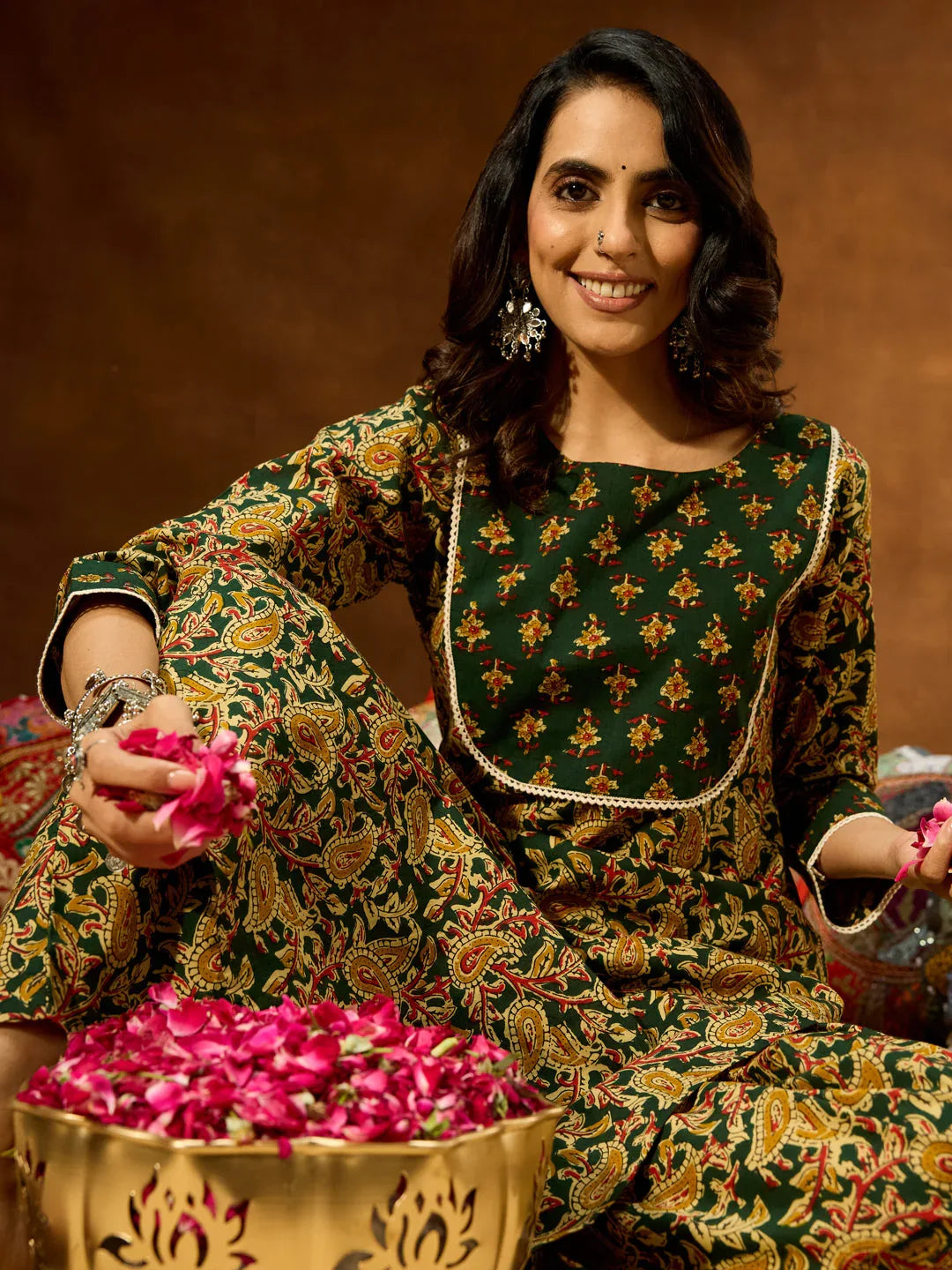 Janasya Women's Green Pure Cotton Paisley Printed Straight Kurta Pant Set