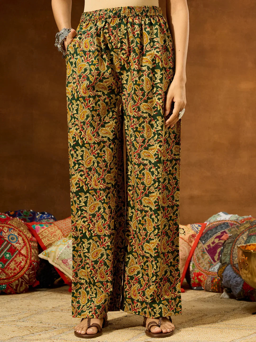 Janasya Women's Green Pure Cotton Paisley Printed Straight Kurta Pant Set