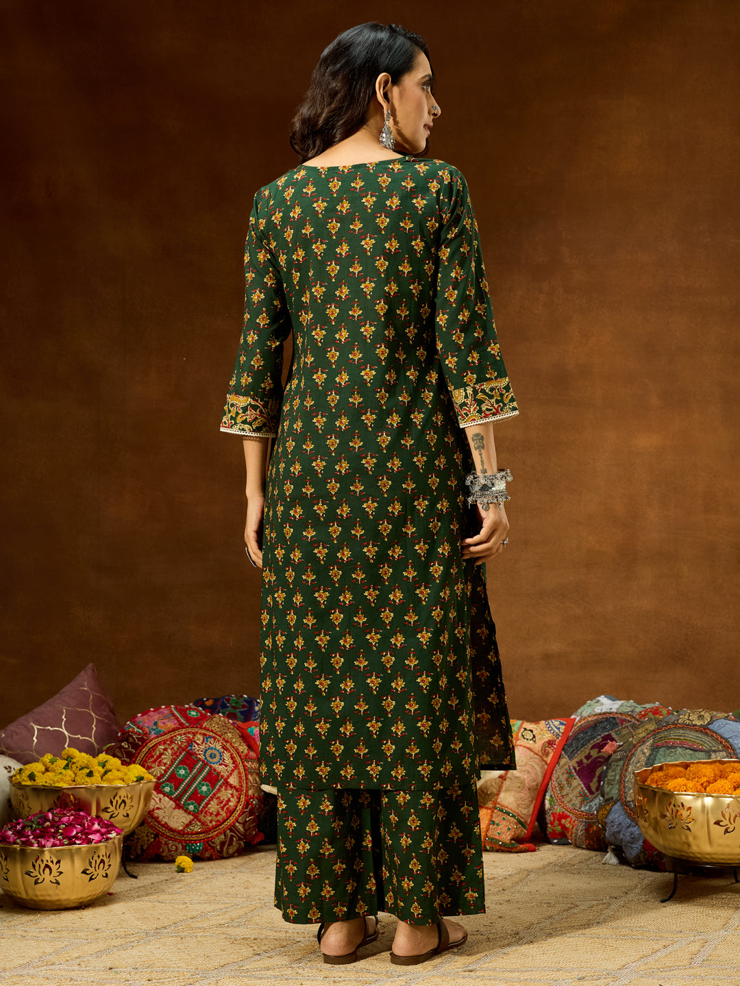 Janasya Women's Green Pure Cotton Floral Printed Straight Kurta Set - qivii