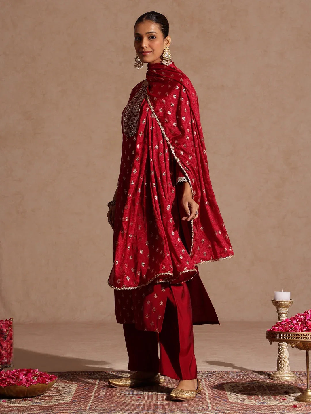 Janasya Women's Maroon Chanderi Silk Zari Yoke Embroiderde Gold Printed Kurta Set