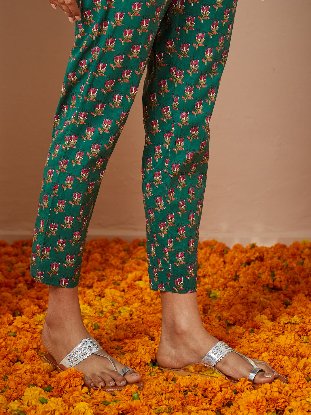 Janasya Women's Green Pure Cotton Floral Printed Yoke Design Anarkali Kurta Set - qivii