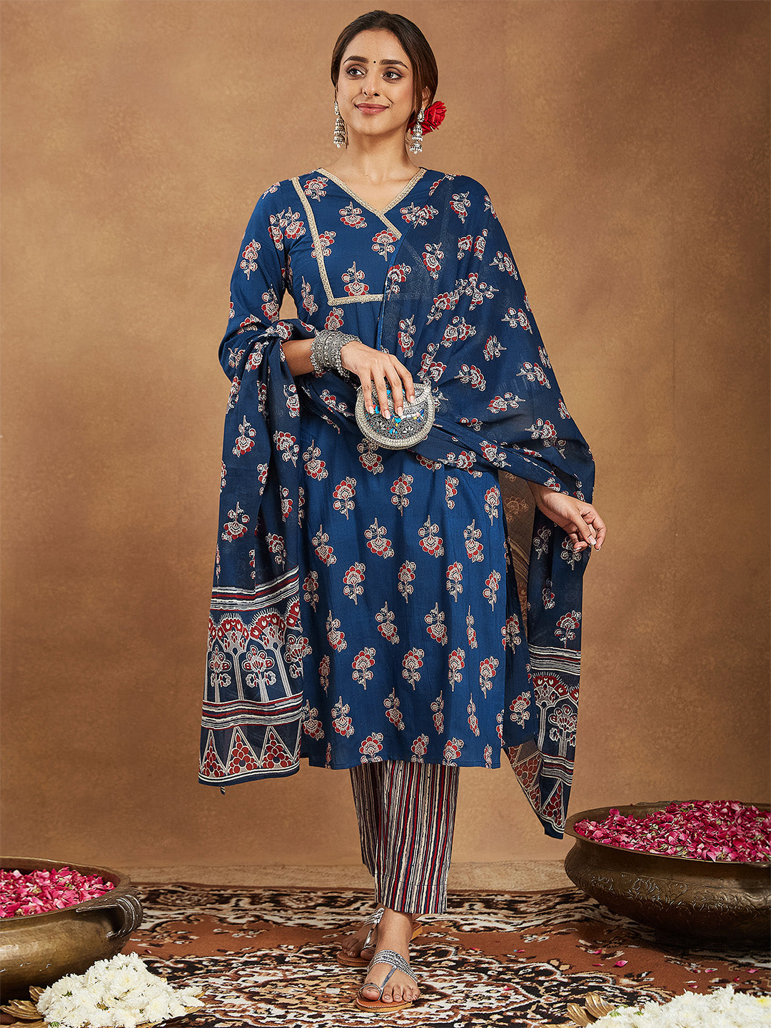 Janasya Women's Blue Pure Cotton Floral Printed Straight Kurta Set