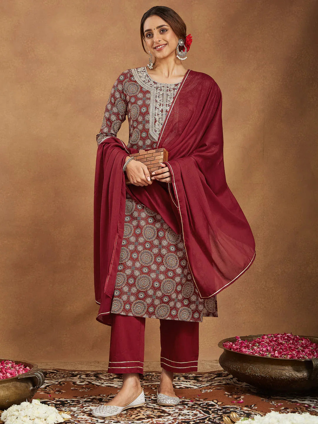 Janasya Women's Maroon Pure Cotton Ethnic Motifs Printed Straight Kurta Set