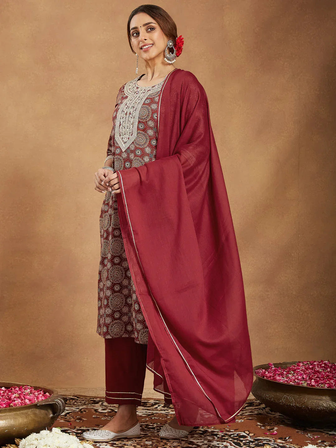 Janasya Women's Maroon Pure Cotton Ethnic Motifs Printed Straight Kurta Set