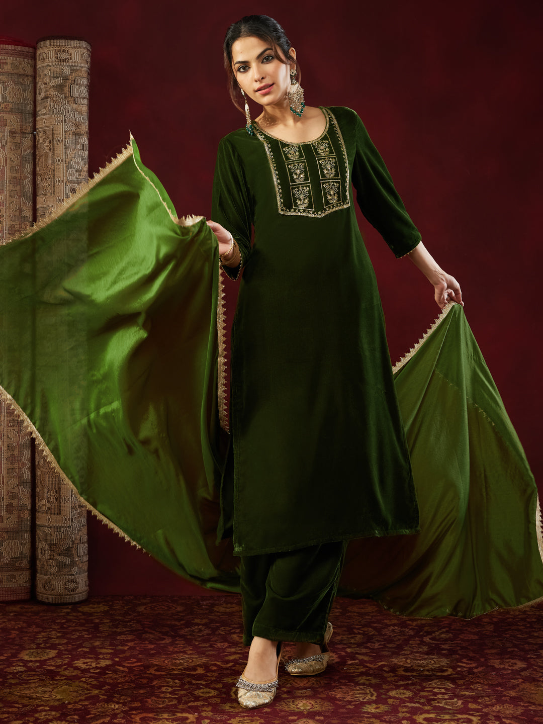 Janasya Women's Olive Green Velvet Zari Yoke Embroidered Straight Kurta Set