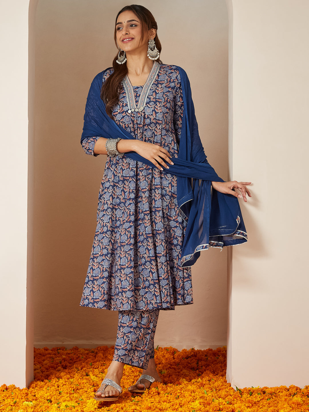 Janasya Women's Blue Pure Cotton Yoke Design Floral Printed A-line Kurta Set - qivii