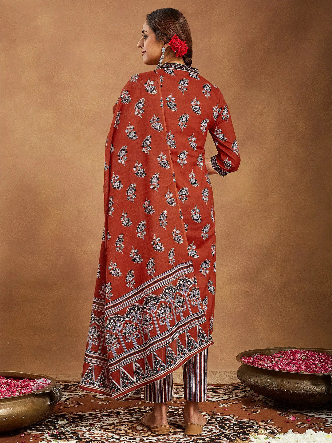 Janasya Women's Rust Pure Cotton Floral Printed Straight Kurta Set