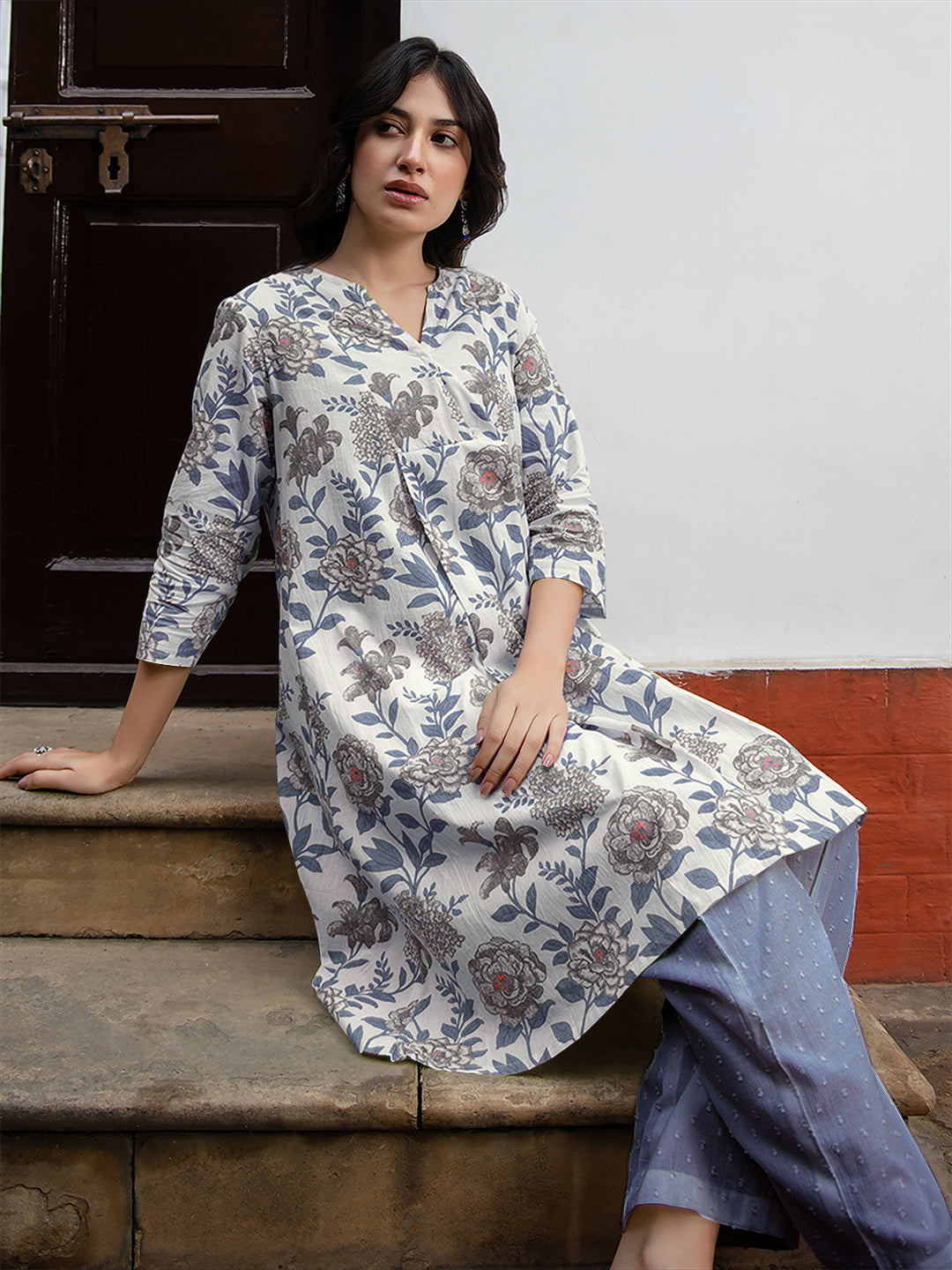 White Pure Cotton Floral Printed Tunic - qivii