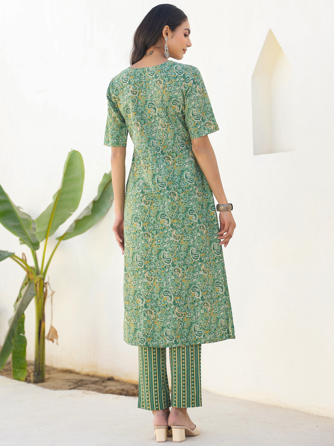 Green Pure Cotton Paisley Printed Straight Kurta Set - qivii