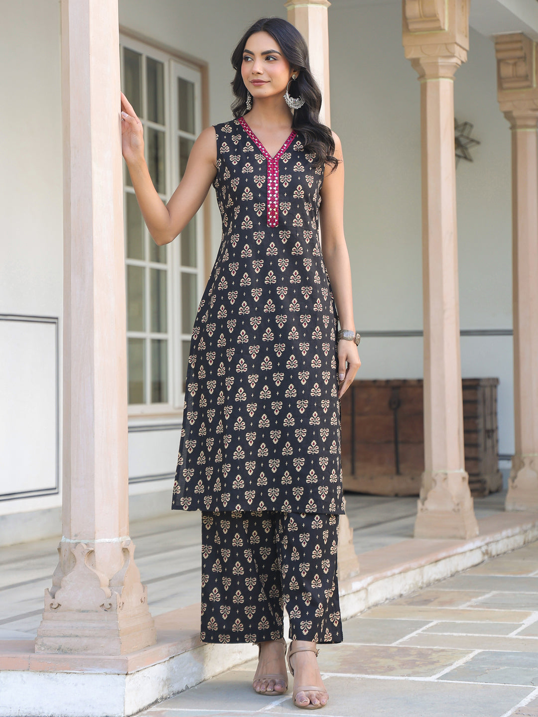 Black Pure Cotton Floral Printed Straight Kurta Set - qivii