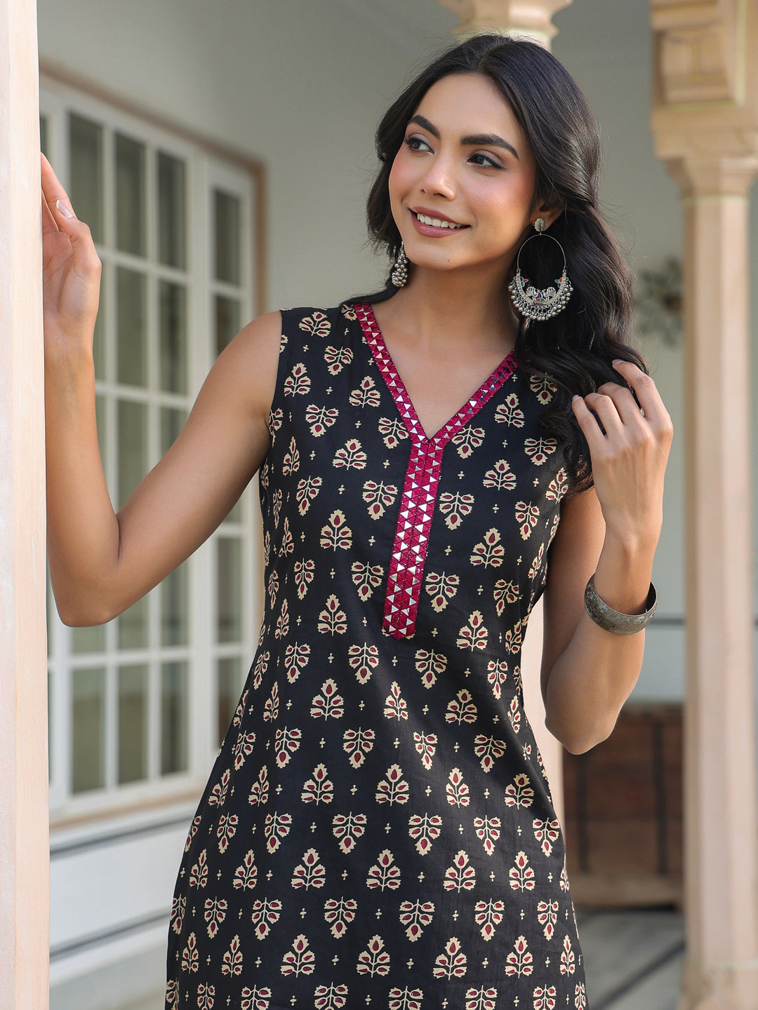 Black Pure Cotton Floral Printed Straight Kurta Set - qivii