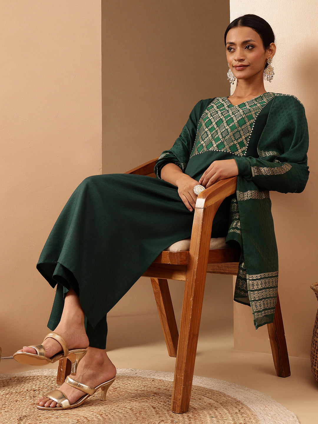 Janasya Women's Bottle Green Cotton Blend Yoke Design Straight Kurta Set - qivii