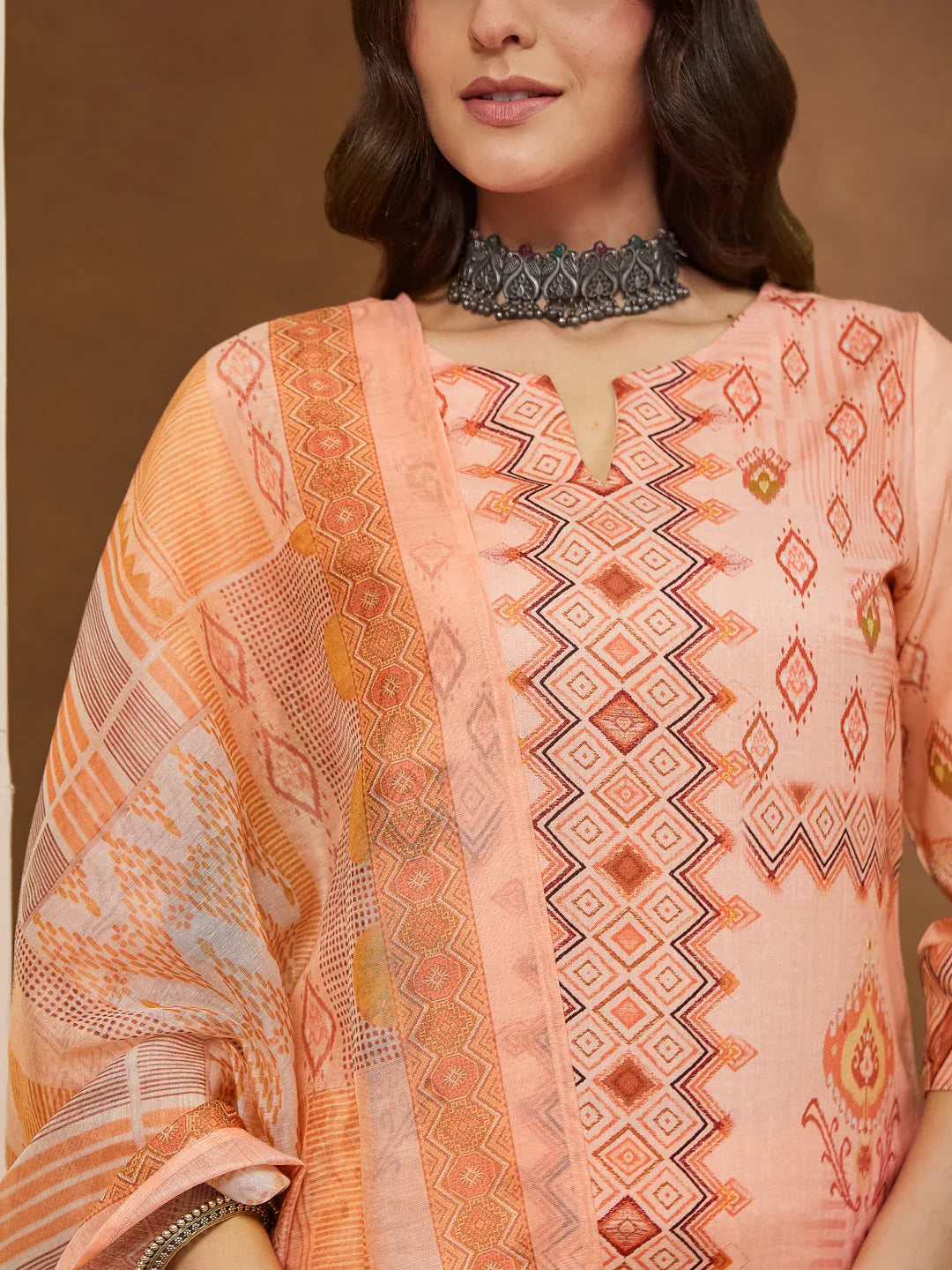 Janasya Women's Peach Cotton Blend Geometric Printed Straight Kurta Set