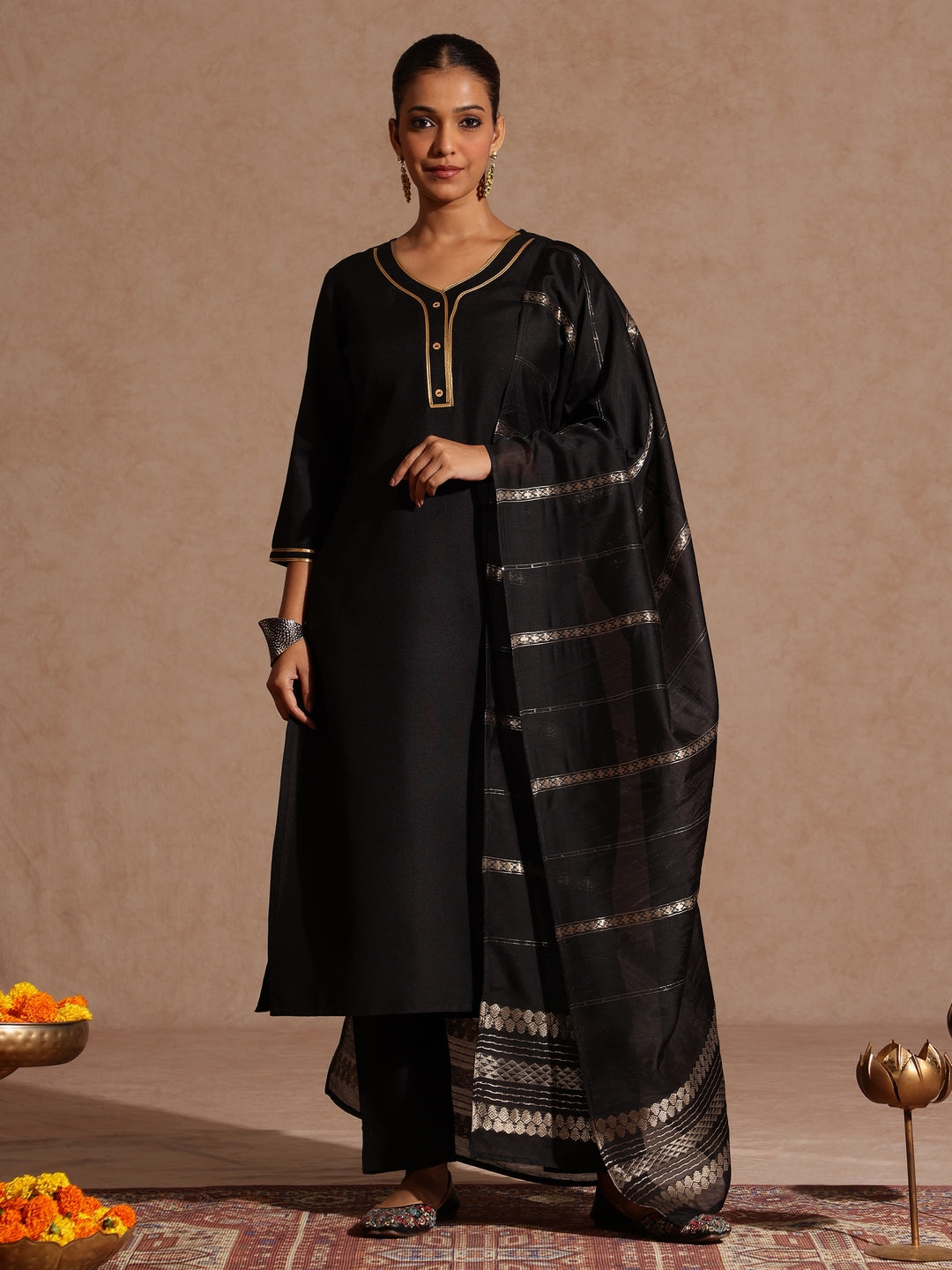 Janasya Women's Black Cotton Blend Yoke Design Straight Kurta Set - qivii