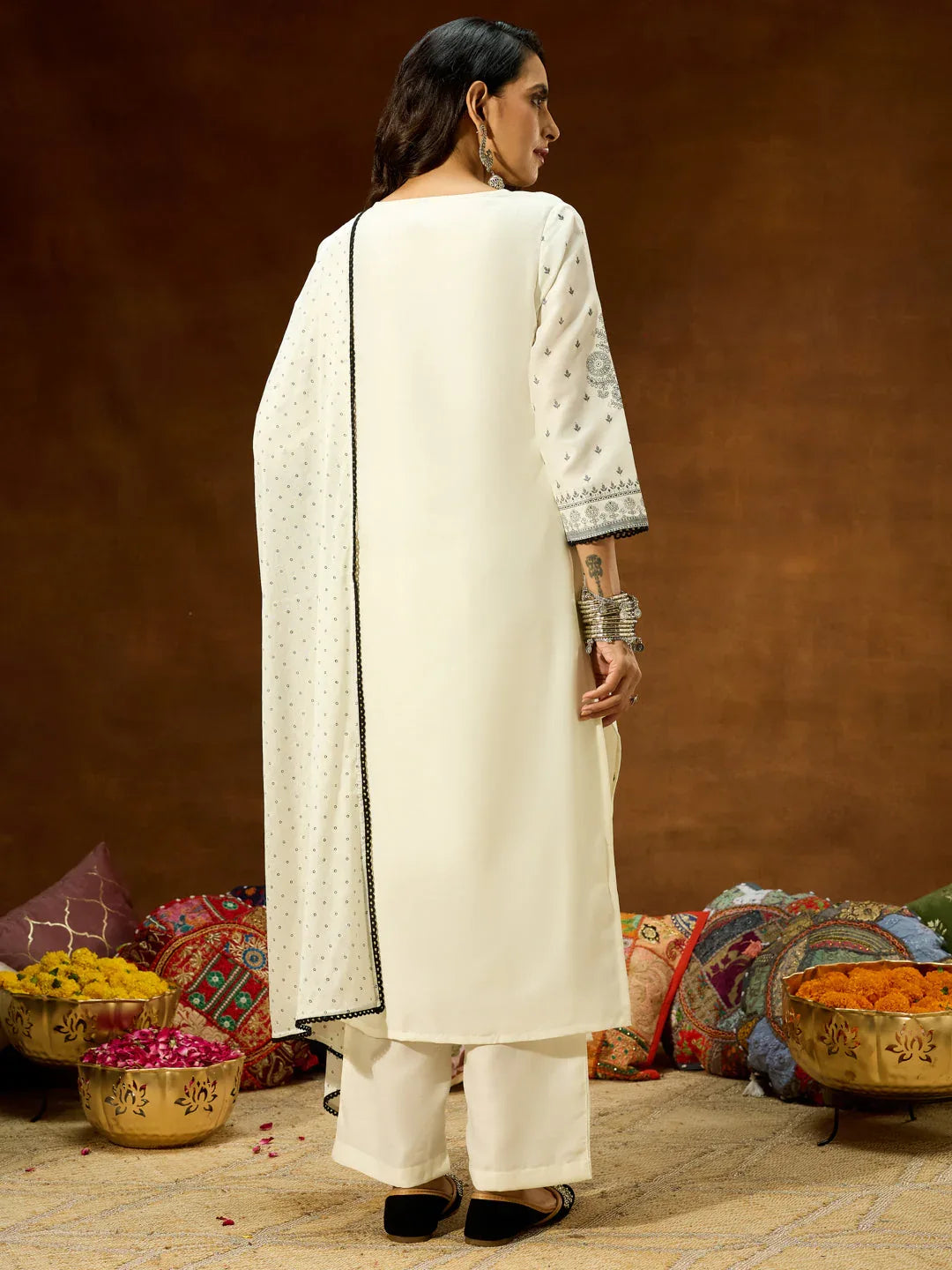 Janasya Women's White Silk Blend Ethnic Printed Straight Kurta Set