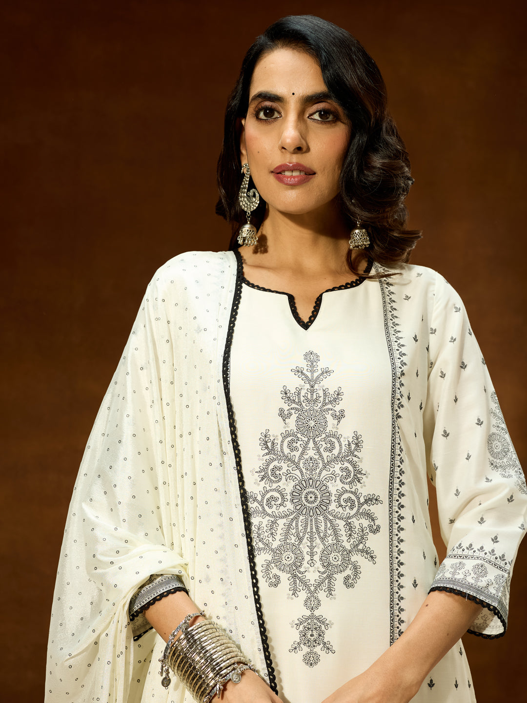 Janasya Women's White Silk Blend Ethnic Printed Straight Kurta Set