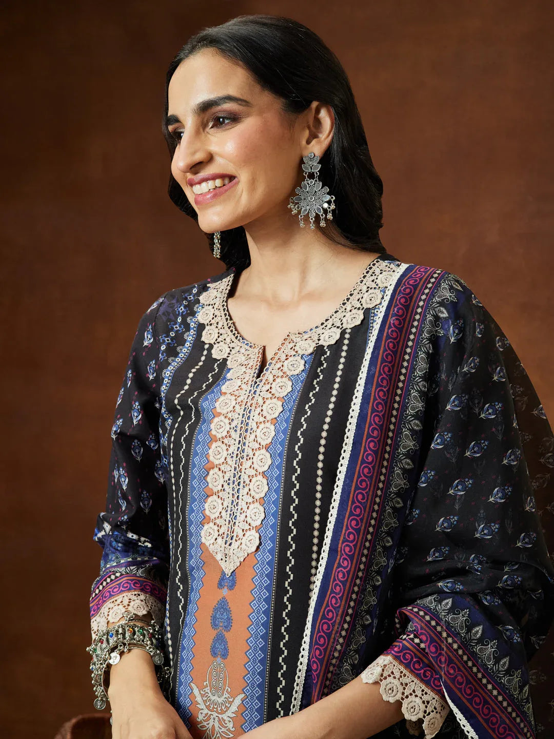 Janasya Women's Black Cotton Blend Printed Straight Kurta Set