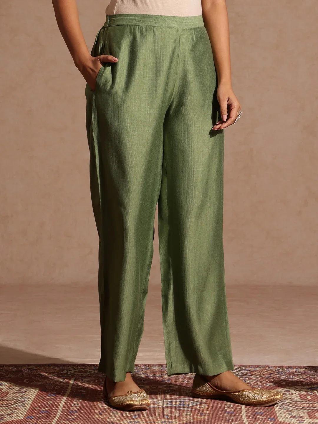Janasya Women's Green Silk Blend Embellished Straight Kurta Set