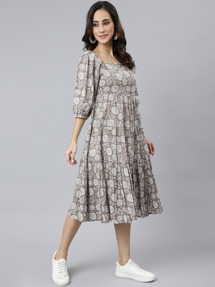 Versatile and chic grey cotton dress with floral print, a must-have from Janasya