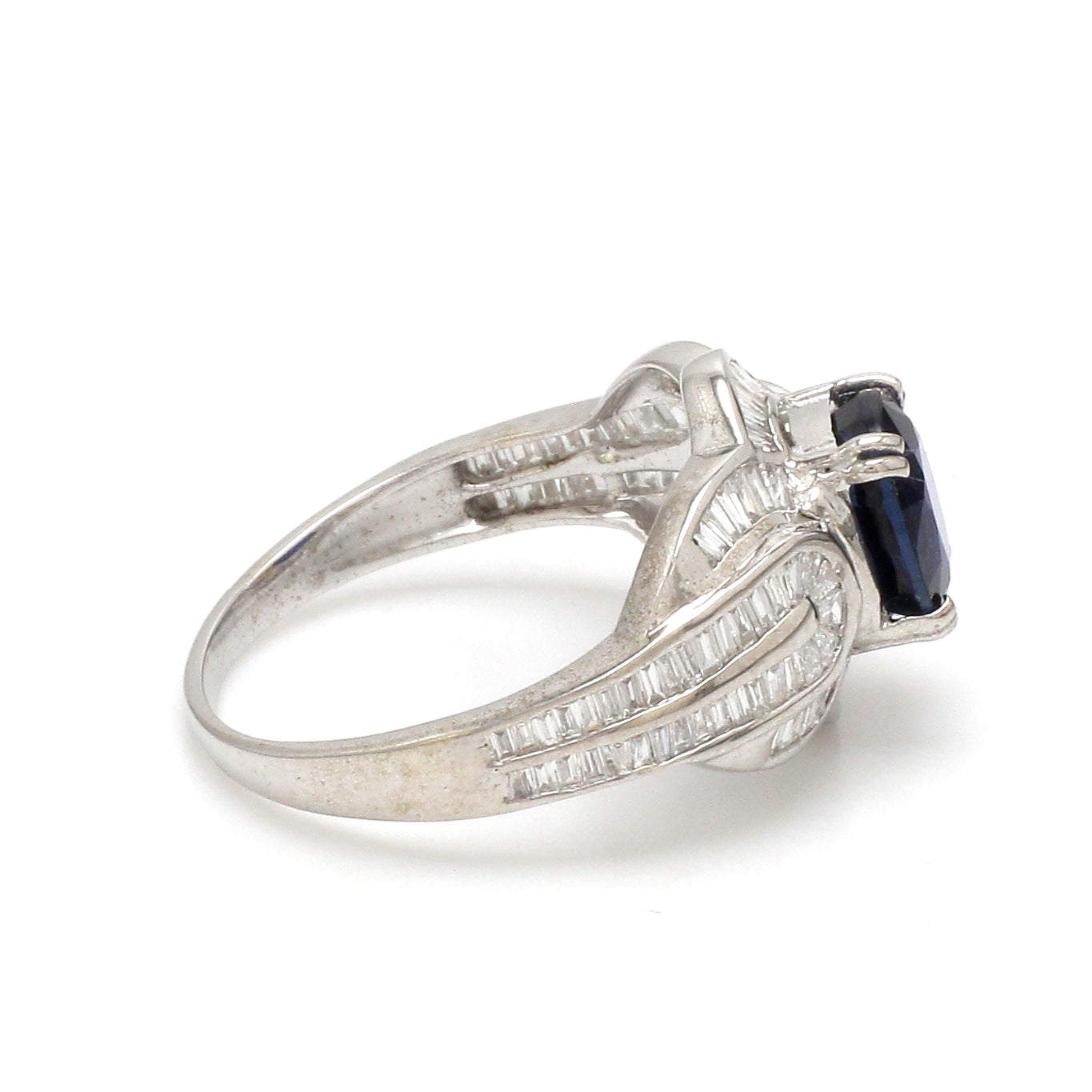 JPRG-3100/8110 Blue Sapphire Oval With Diamond Ring