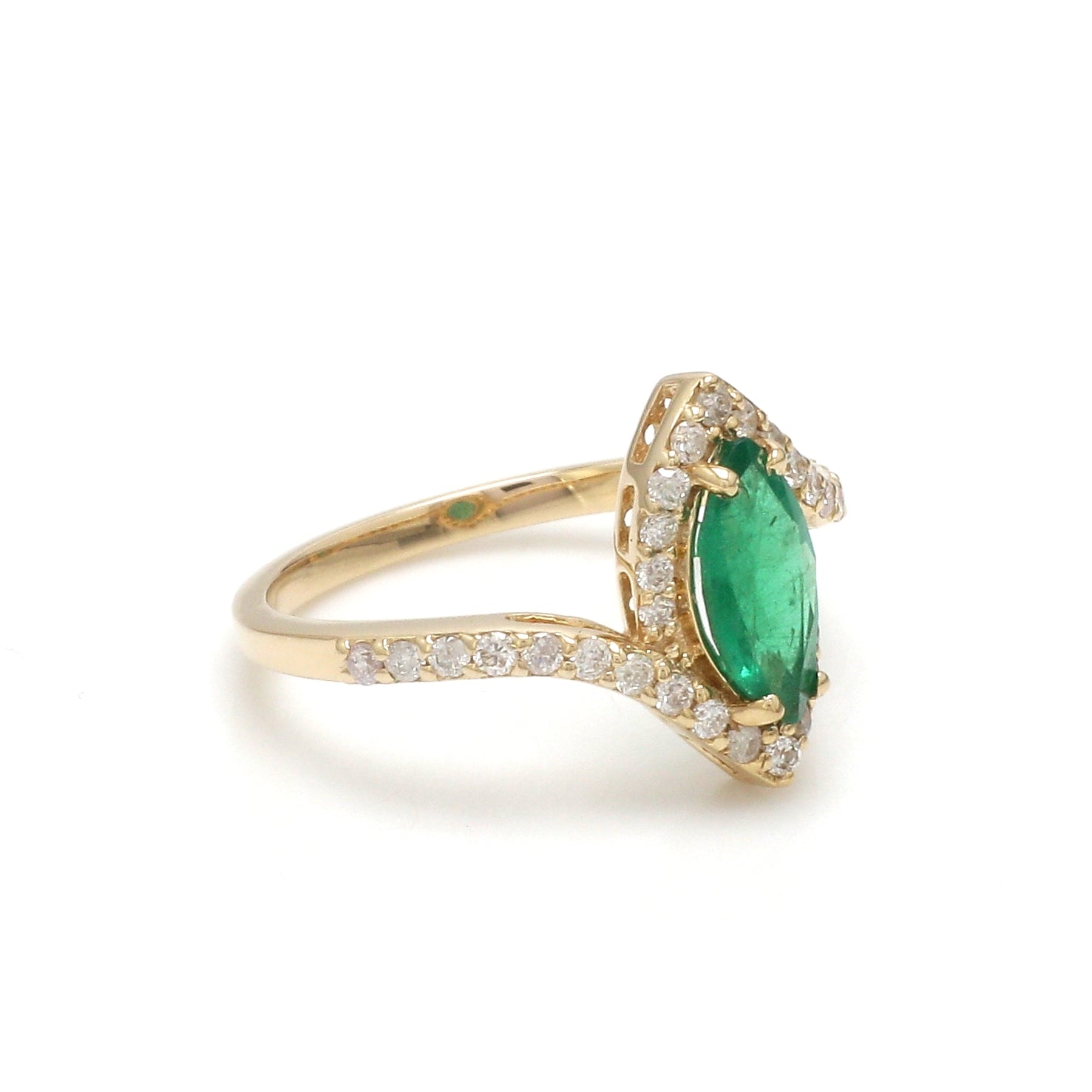 JPRG-3104/8114 Emerald Marquise With Diamond Ring