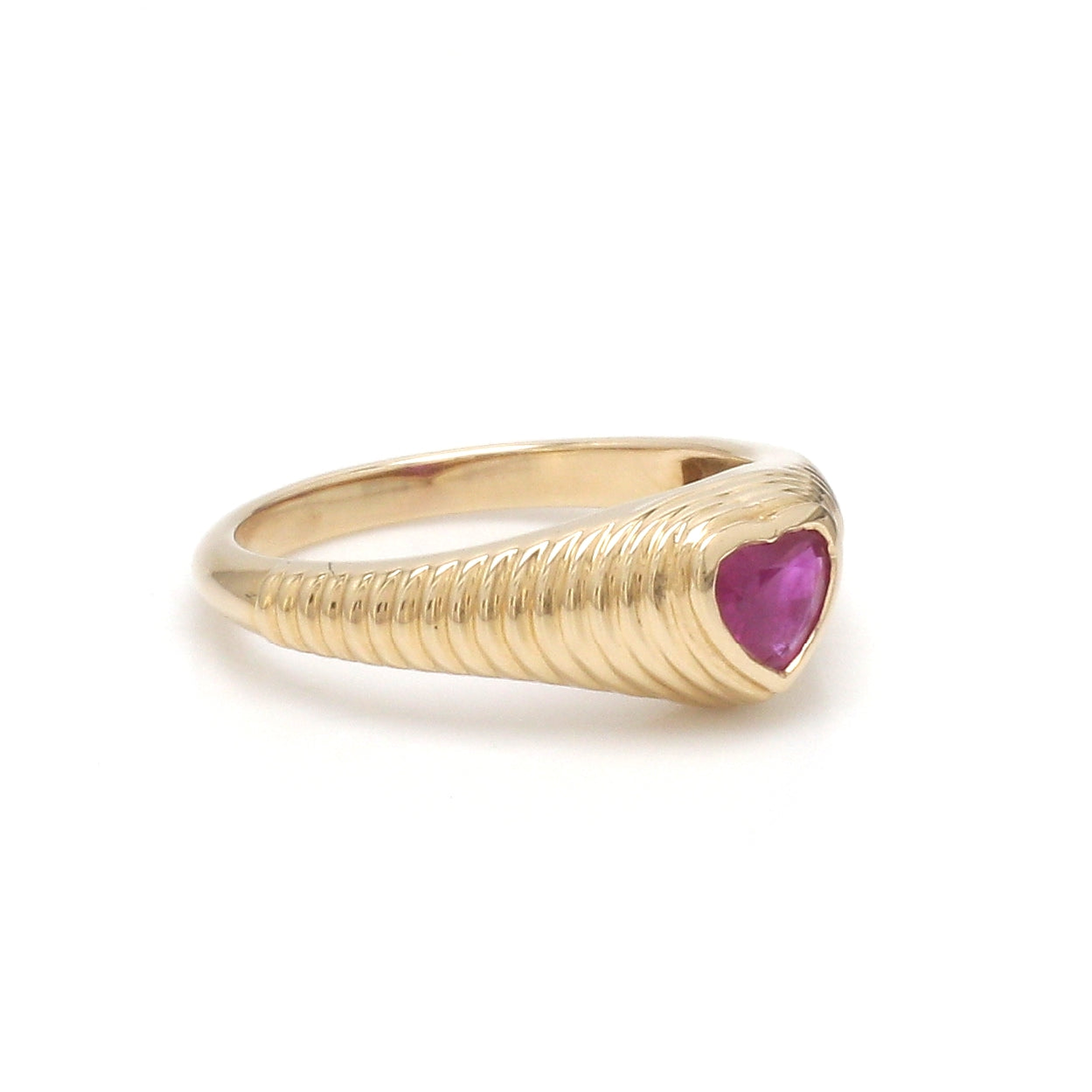 JPRG-3462/8842 Ruby Heart Ribbed Ring