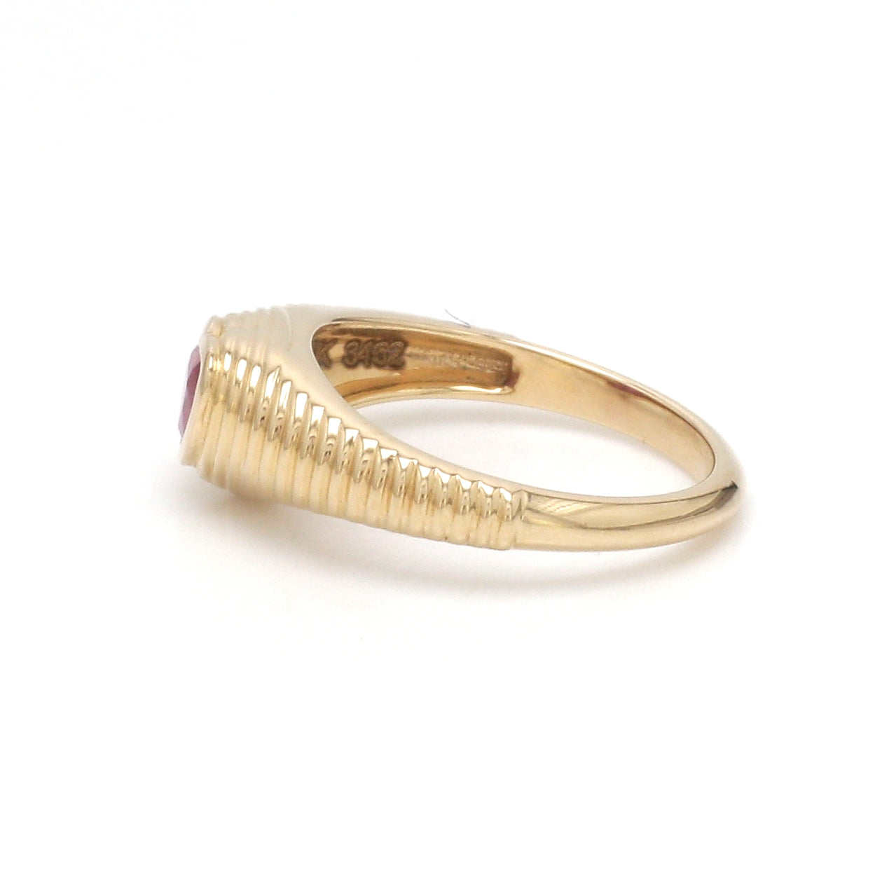JPRG-3462/8842 Ruby Heart Ribbed Ring