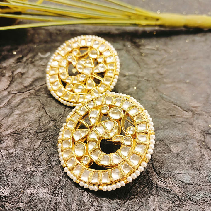 Aanchal Cream Beads Gold Plated Round Kundan Tops