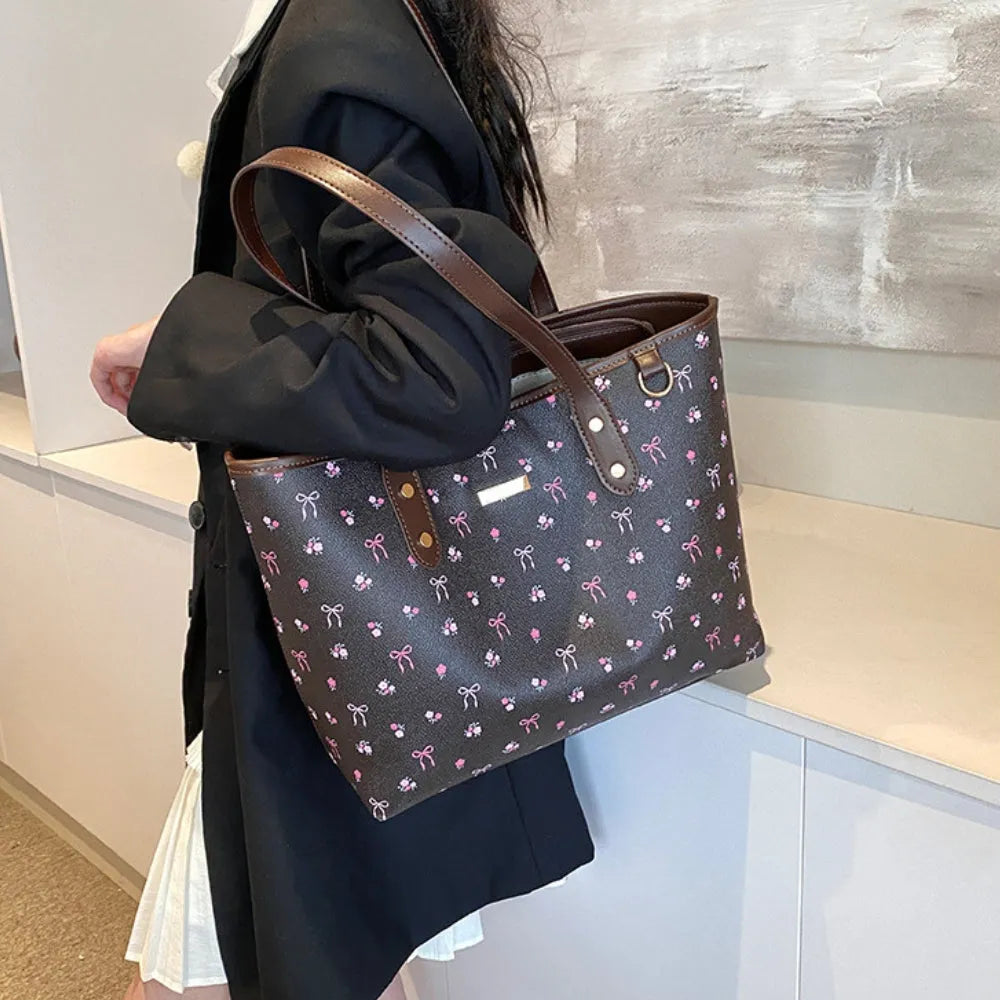 Leora | Tote Bag  - By Qivii