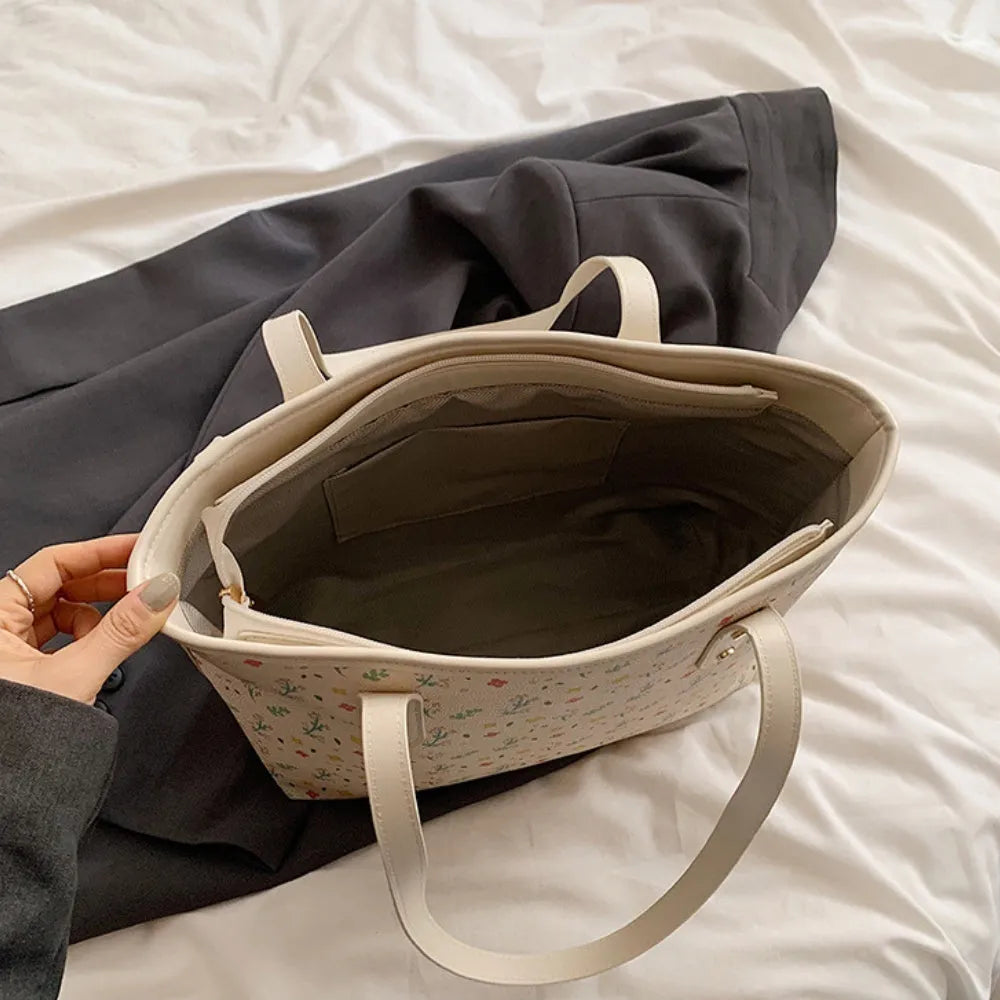 Leora | Tote Bag  - By Qivii