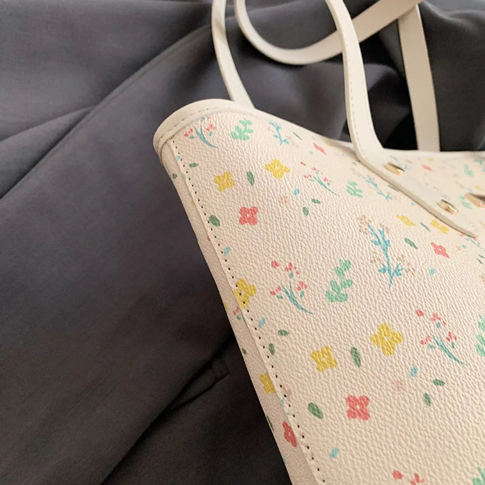Leora | Tote Bag  - By Qivii