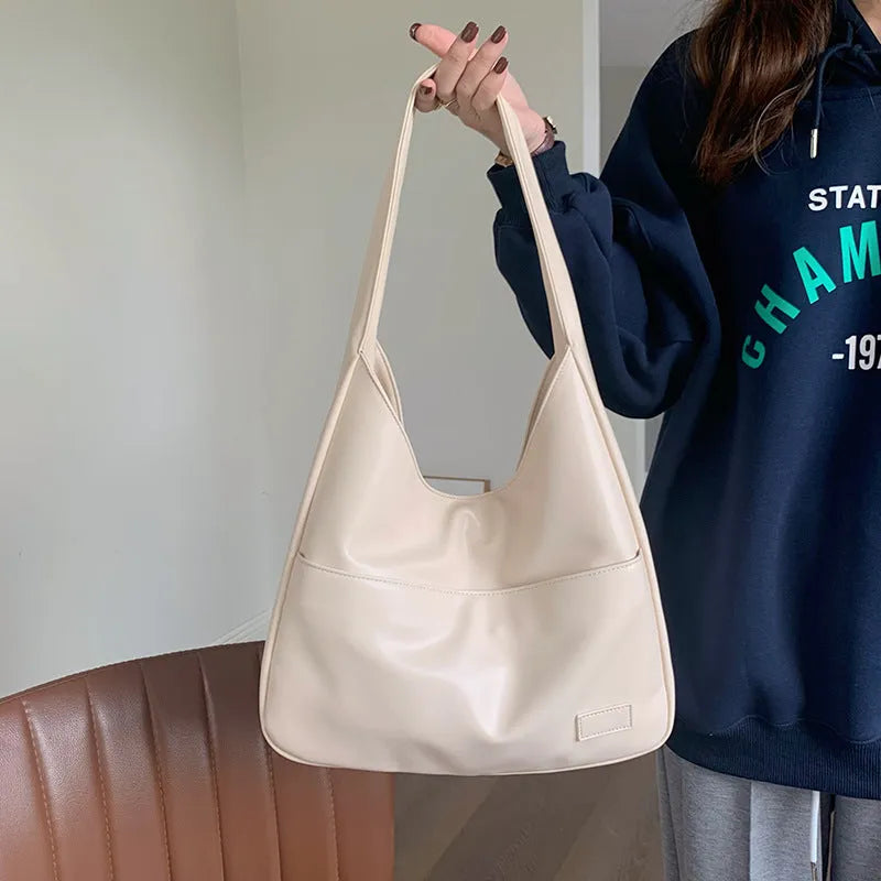 Lilya | Hobo Bag  - By Qivii