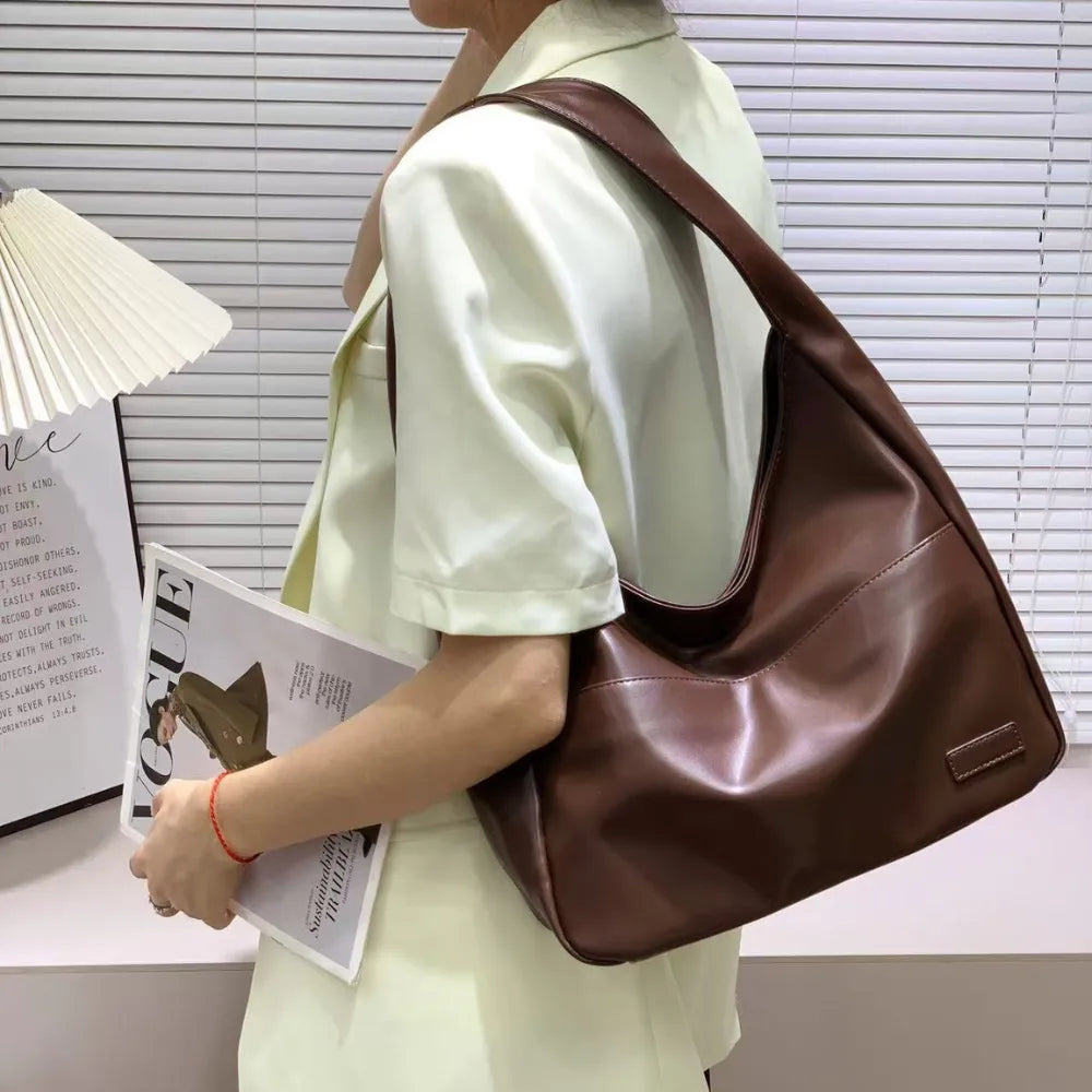Lilya | Hobo Bag  - By Qivii
