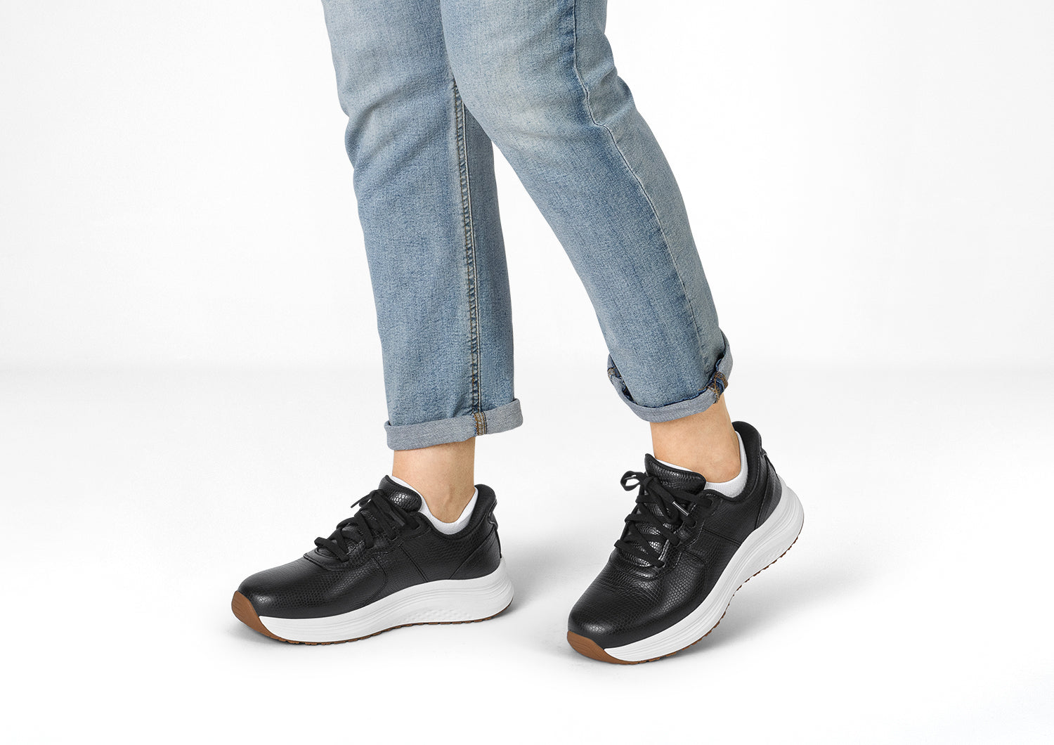 Vera - Der Hands-Free Komfort-Sneaker für aktive Tage  - By Qivii