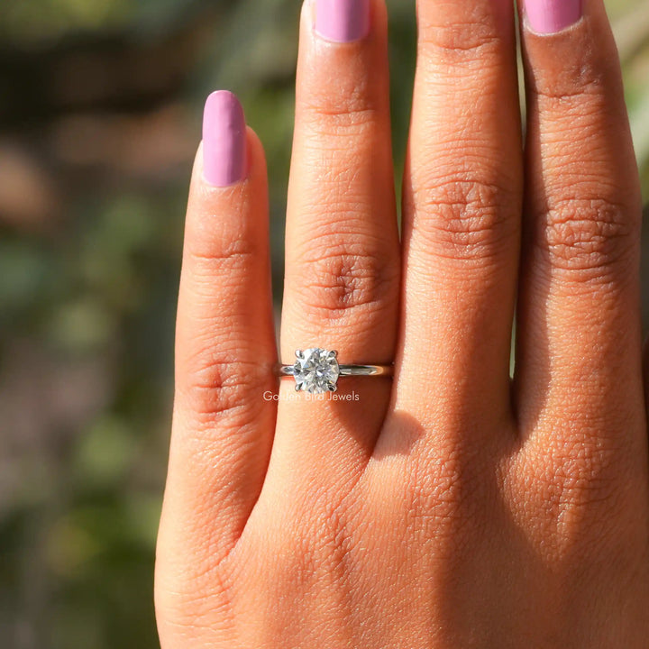 Solitaire Round Moissanite Engagement Ring