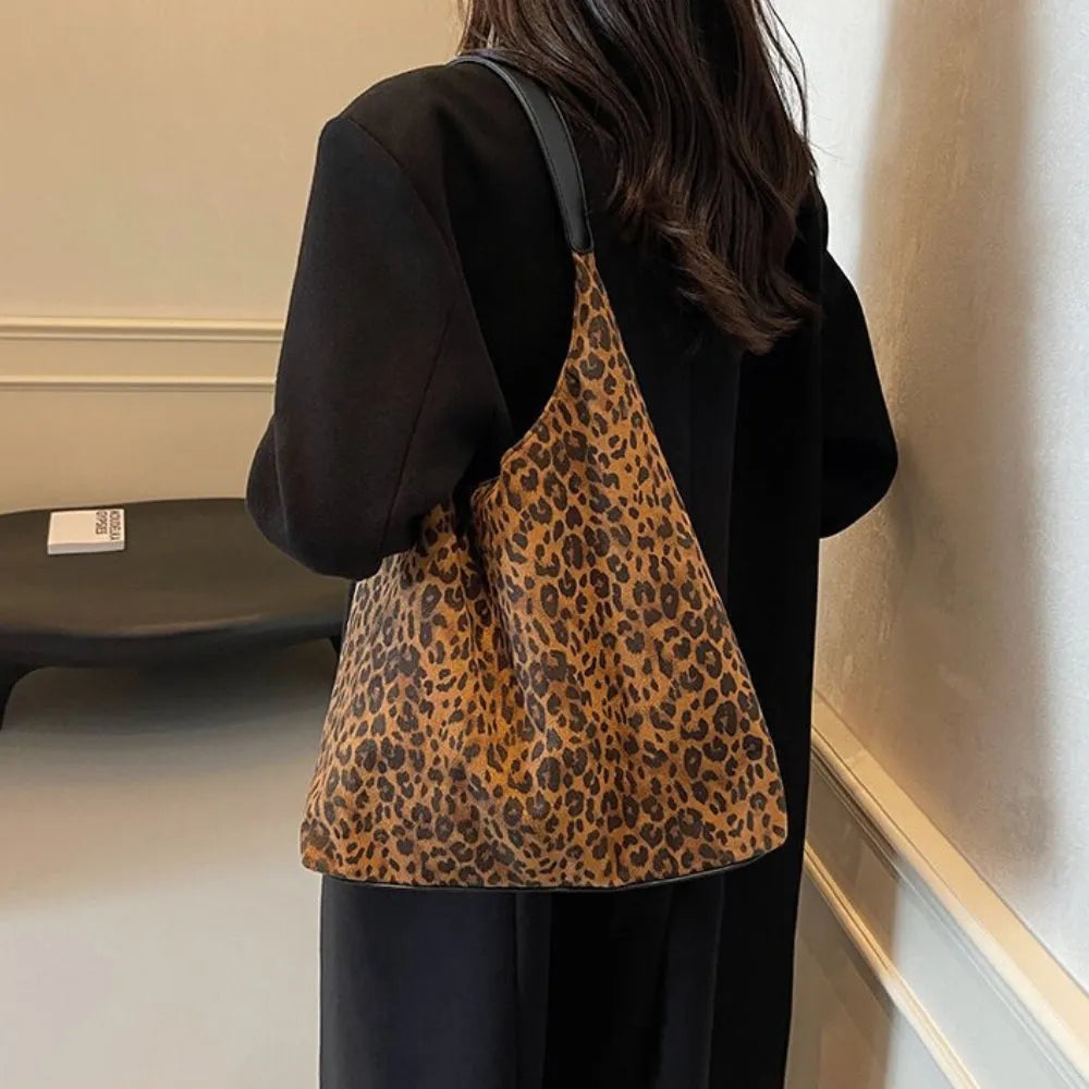 Nalia | Hobo Bag  - By Qivii