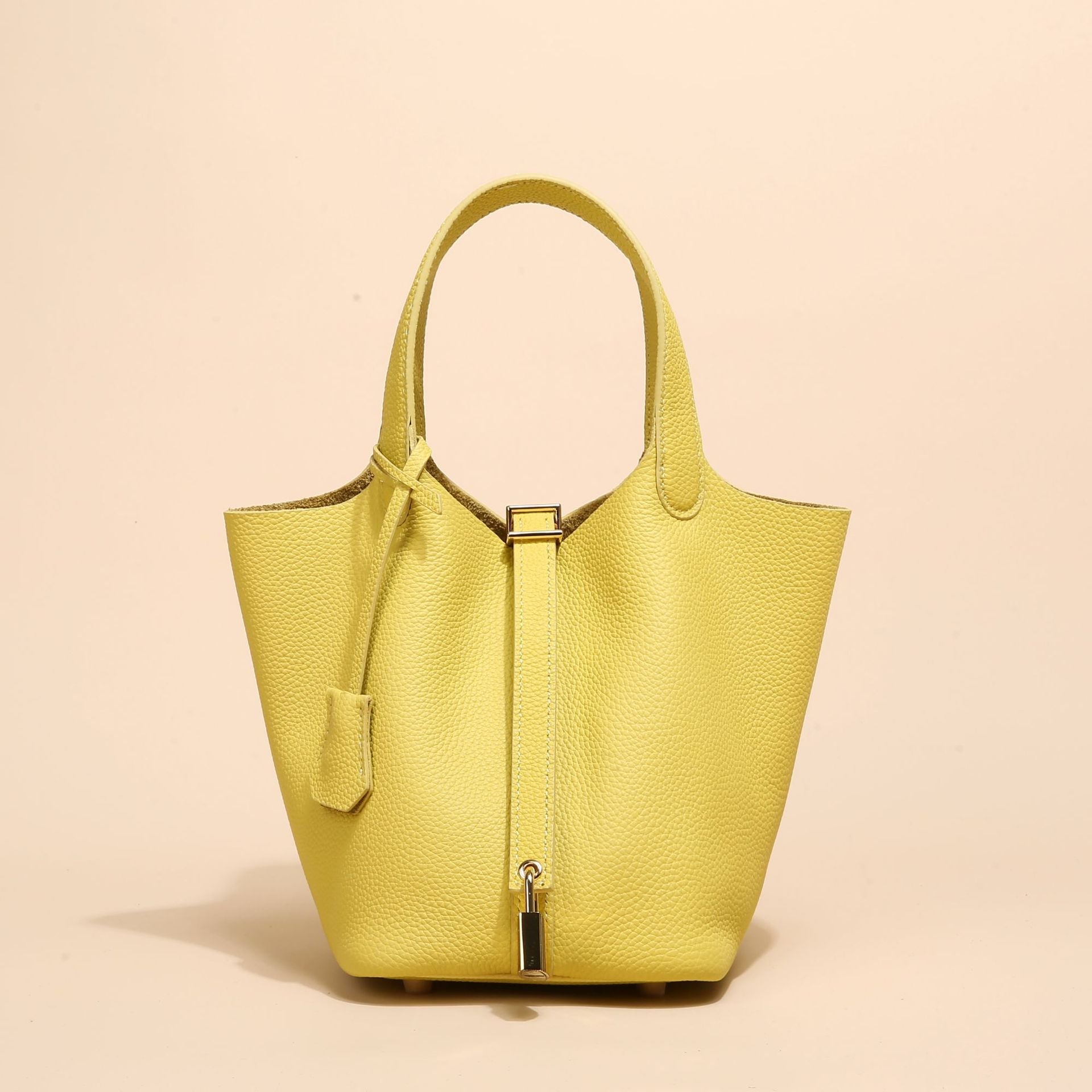 Women's Niche Design Bucket Bag – Exquisite, High-End & Versatile Handheld Tote