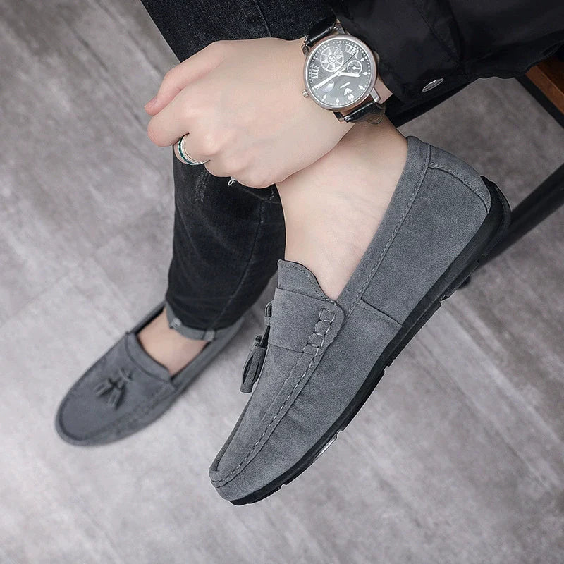 Men's spring 2025 new style trendy men's shoes slip-on casual leather shoes tassel soft sole driving shoes