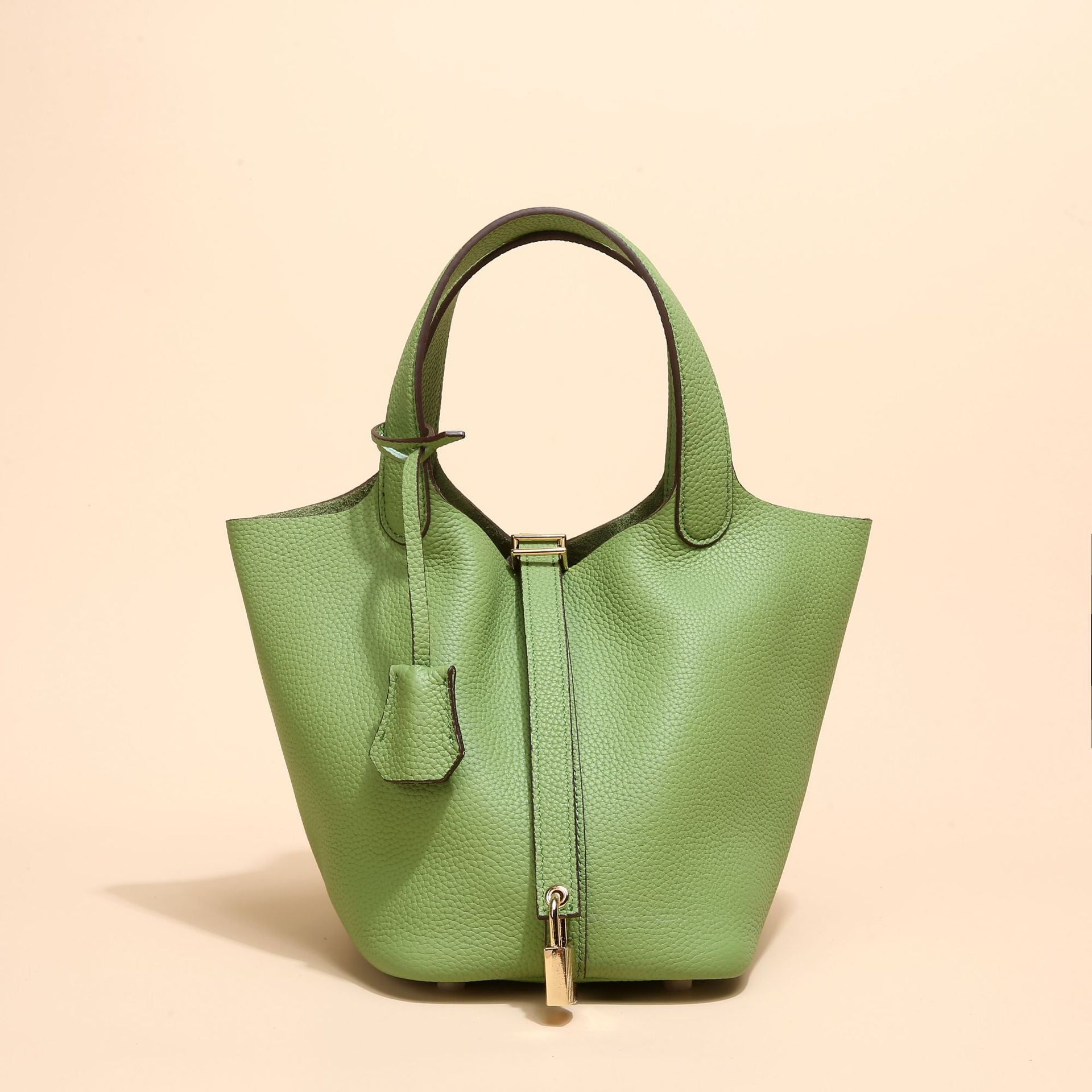 Women's Niche Design Bucket Bag – Exquisite, High-End & Versatile Handheld Tote