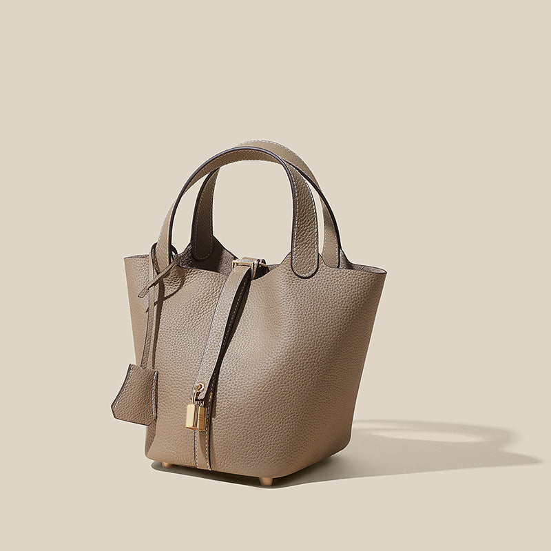 Women's Niche Design Bucket Bag – Exquisite, High-End & Versatile Handheld Tote