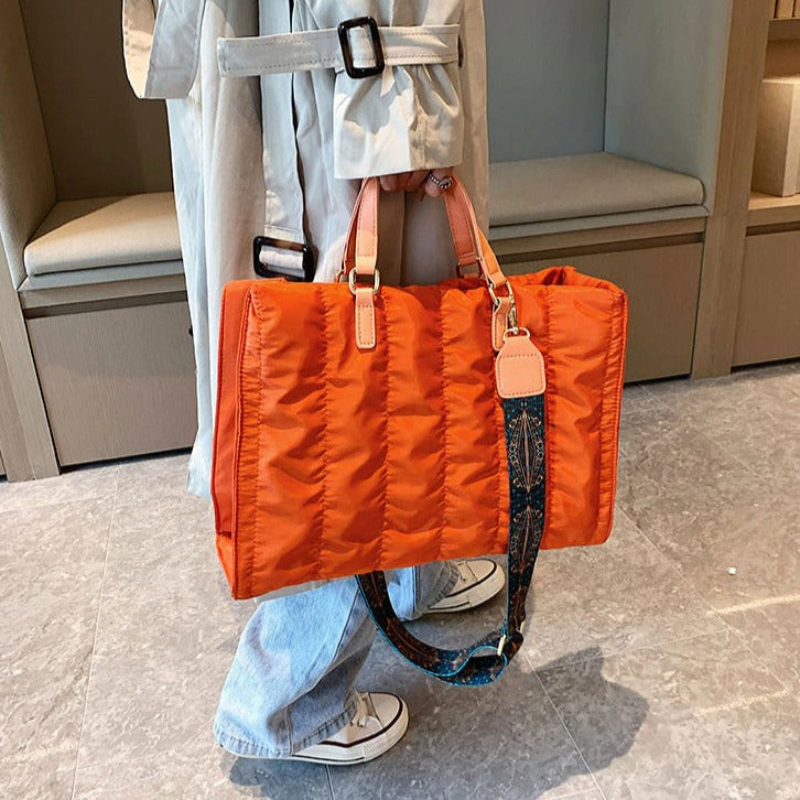 Lelah | Tote Bag  - By Qivii