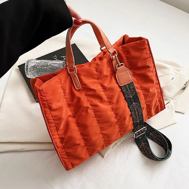 Lelah | Tote Bag  - By Qivii