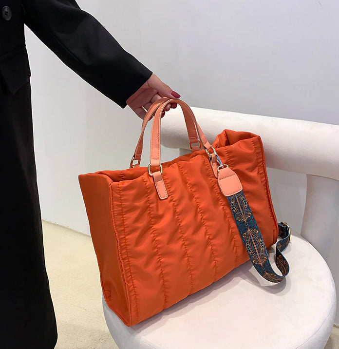 Lelah | Tote Bag  - By Qivii