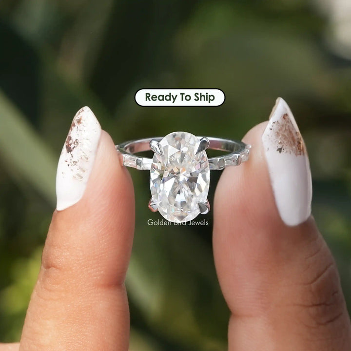 Crushed Ice Oval Accent Set Wedding Ring