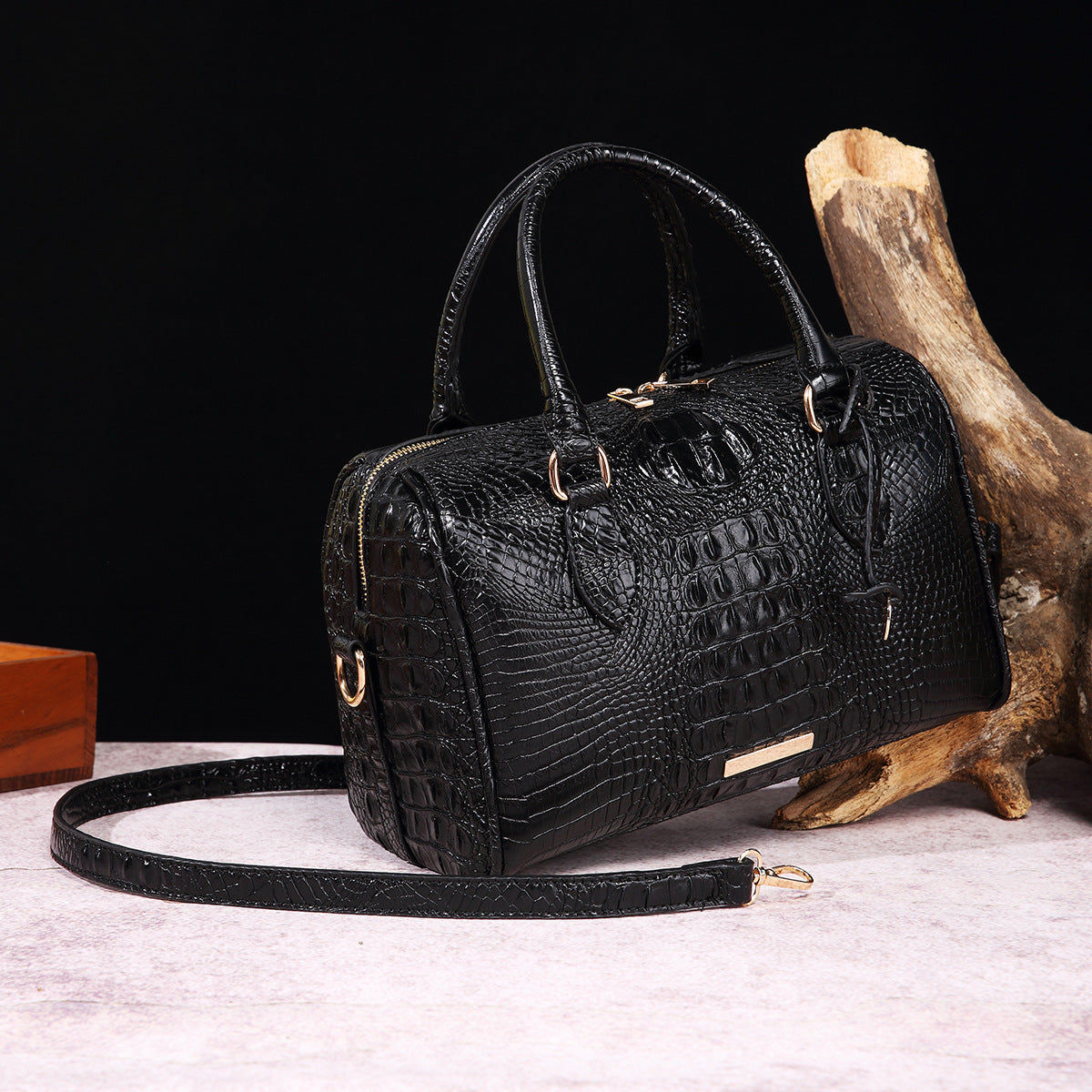 Women's Vintage Crocodile-Embossed Crossbody Bag – Travel-Ready Underarm Handbag