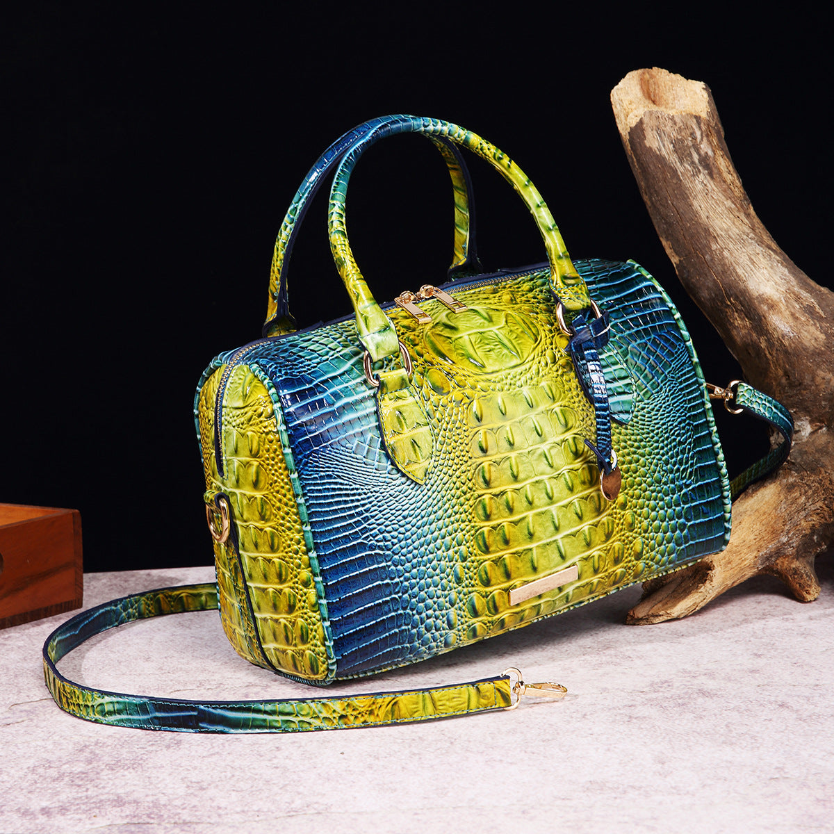 Women's Vintage Crocodile-Embossed Crossbody Bag – Travel-Ready Underarm Handbag