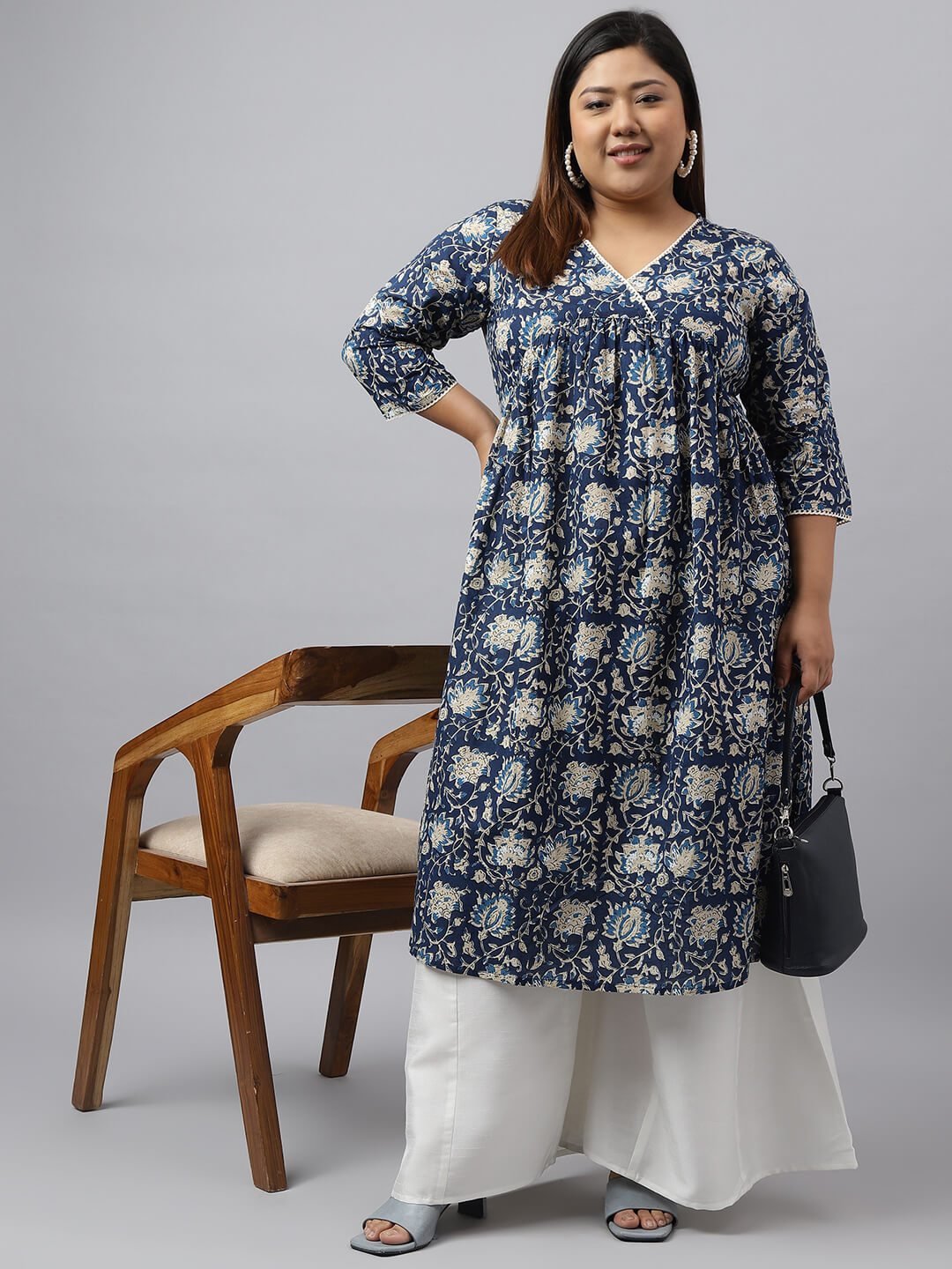 XL LOVE by Janasya Women's Plus Size Navy Blue Cotton Floral Printed Flared kurta  - By Janasya